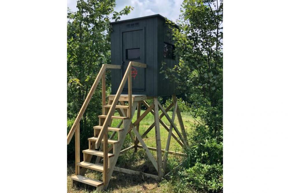 Shanty Hunter on 8' wood stand